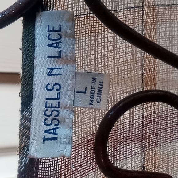 Tassels & Lace tunic - Picture 5 of 7